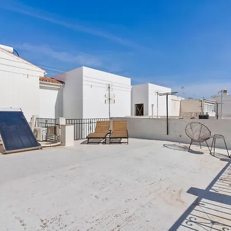 شقة Bright Rooftop In Center By Costarentals - Ref 255 *